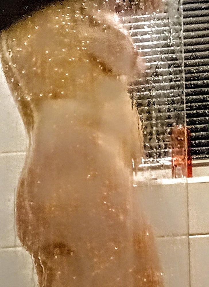 6P Anette voyeur shower challenge