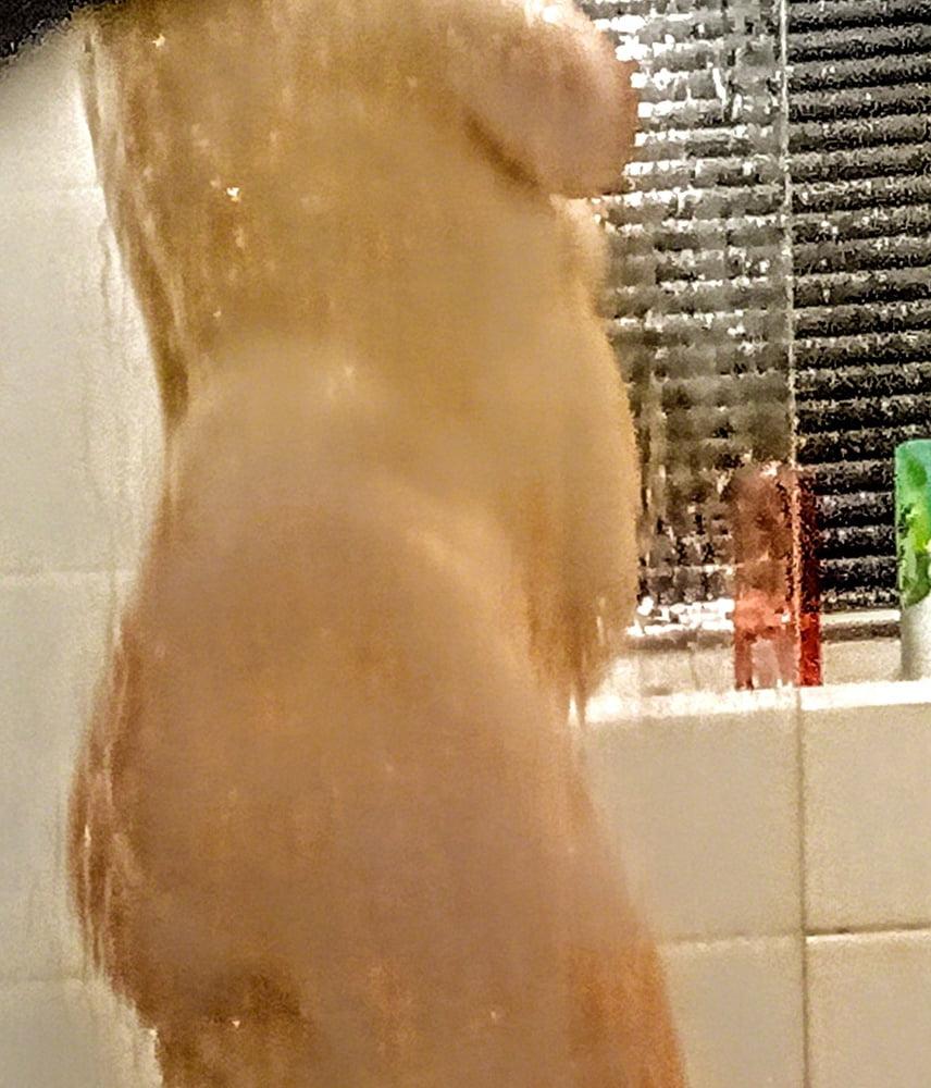 6P Anette voyeur shower challenge