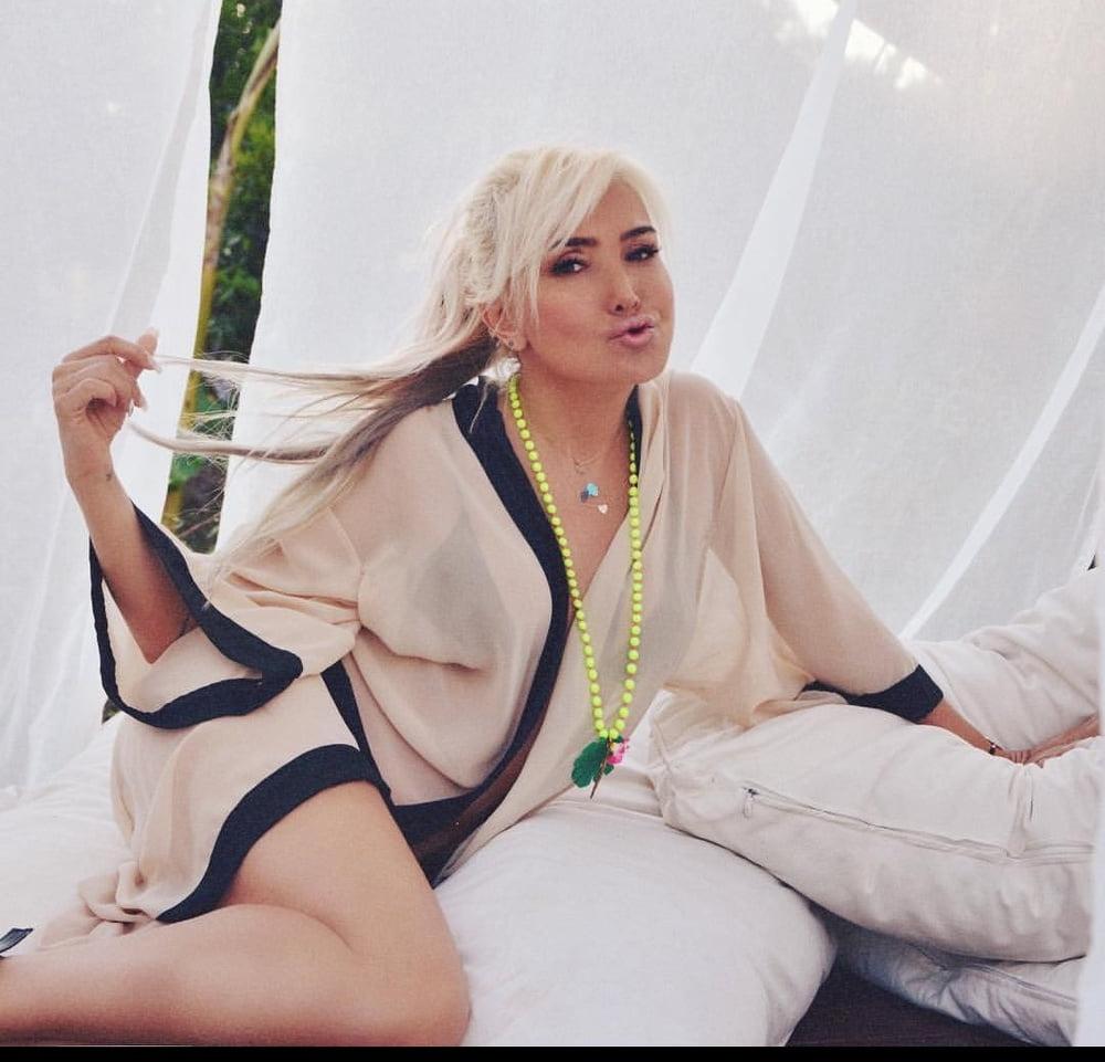 25P Sexy Turkish Yonca Evcimik