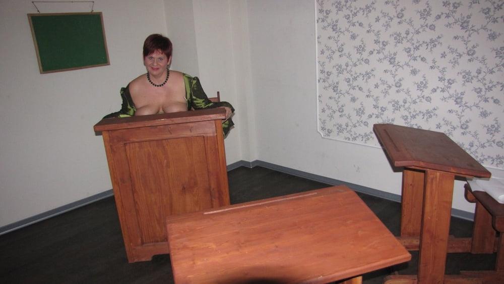 6P I'm sitting in a classroom
