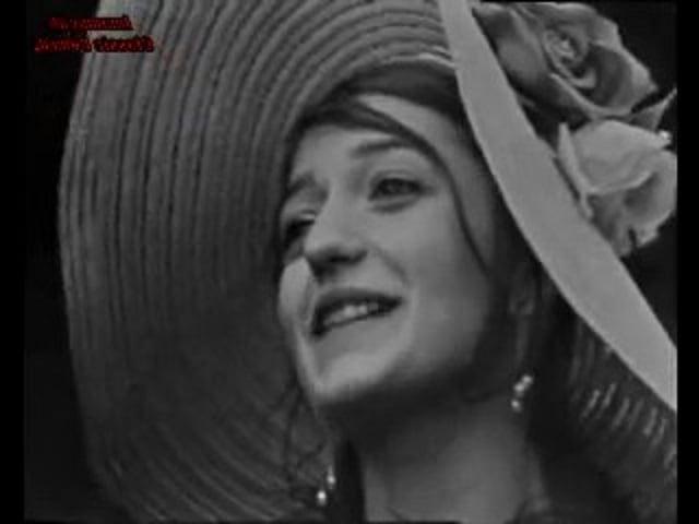 25P Retro Actress Stephanie Turner