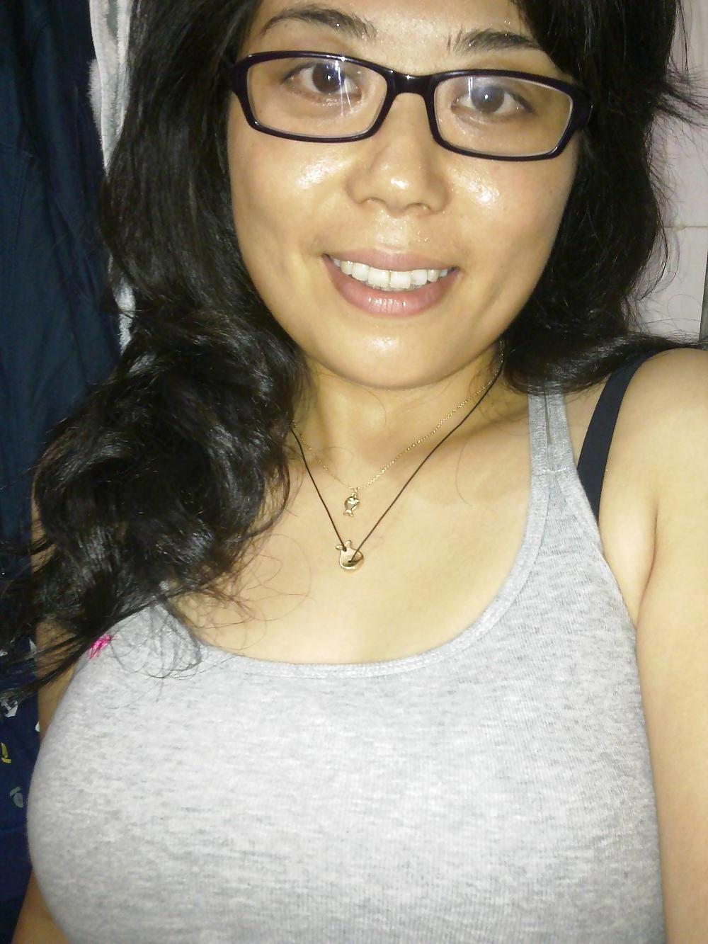 6P ASIAN MILF