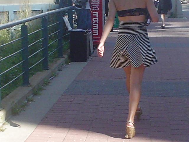 25P More feet legs and buts in public