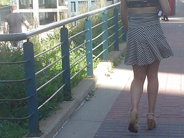25P More feet legs and buts in public