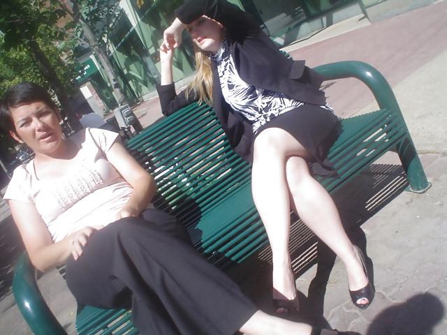 25P More feet legs and buts in public