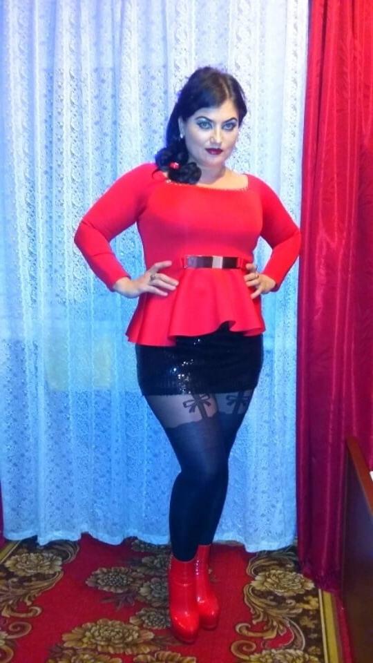 24P Lady in red VI
