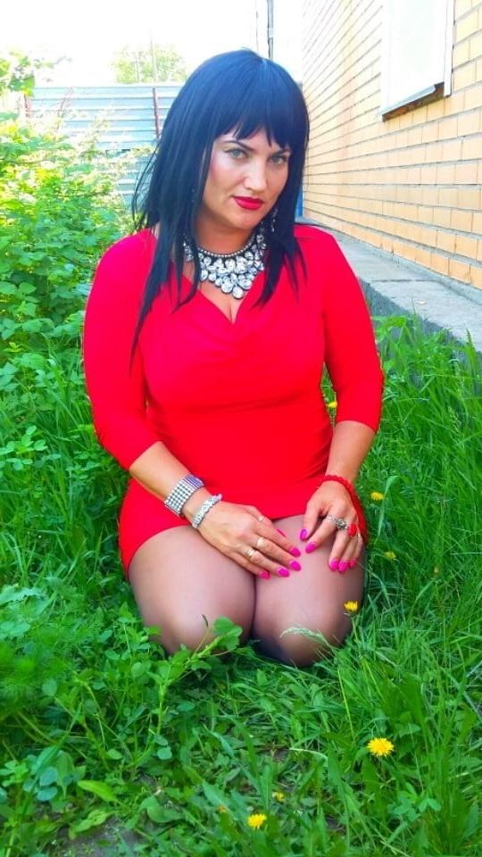 24P Lady in red VI