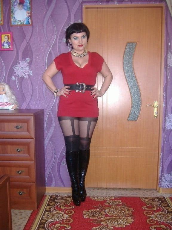 24P Lady in red VI