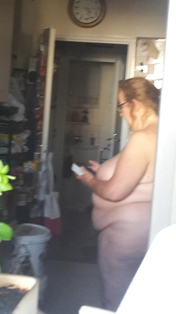 12P MY FEMALE NUDE IN THE KITCHEN THIS MORNING N02