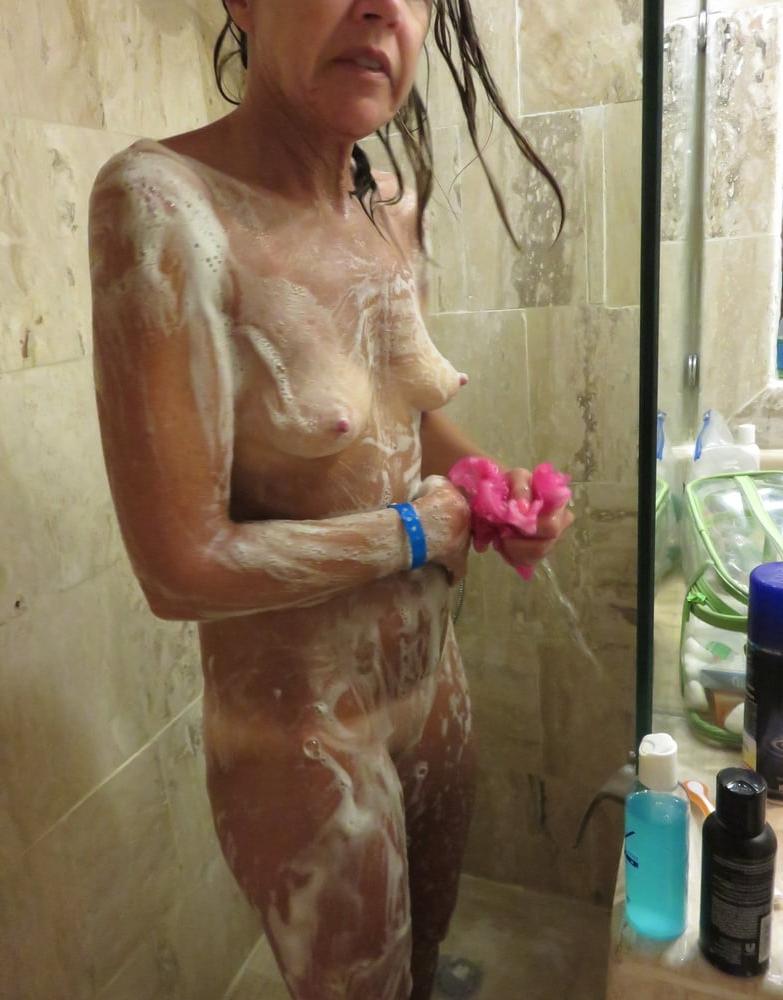16P Milf shower fun 2