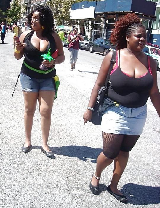 20P Busty women 241 (Black women dressed special)