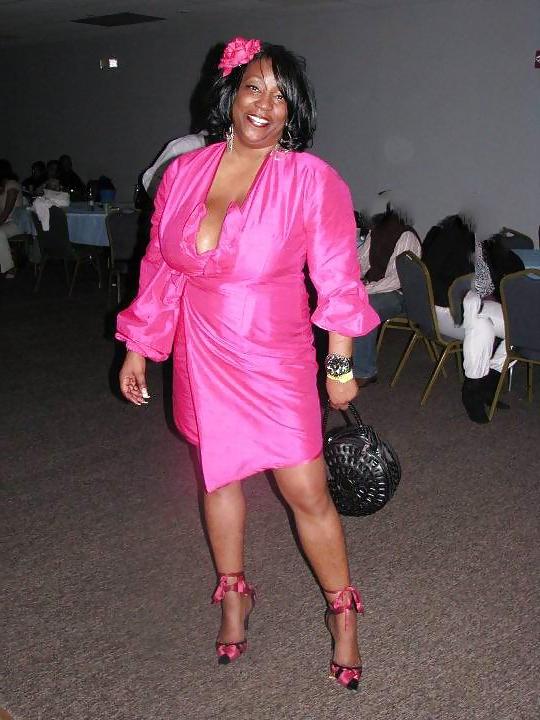 20P Busty women 241 (Black women dressed special)