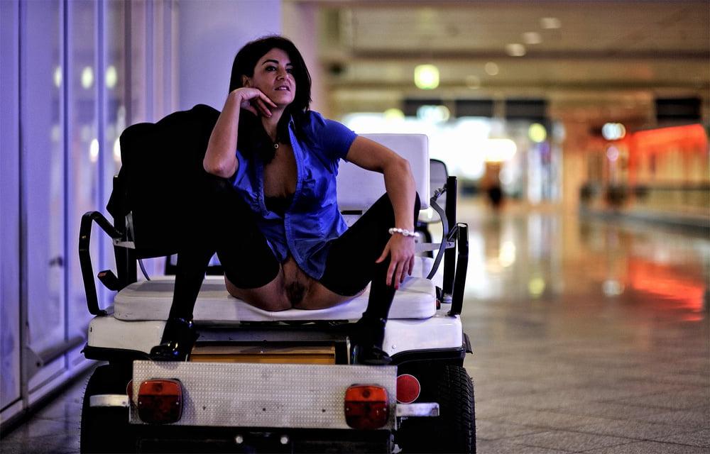 16P SekushiLover - Pantyless Women Flashing Pussies in Public