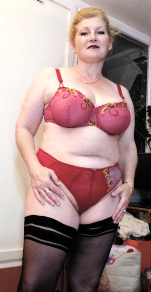 25P grannies in there underwear