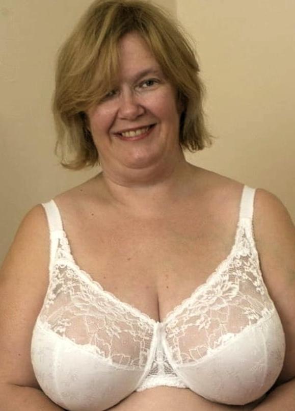 25P grannies in there underwear