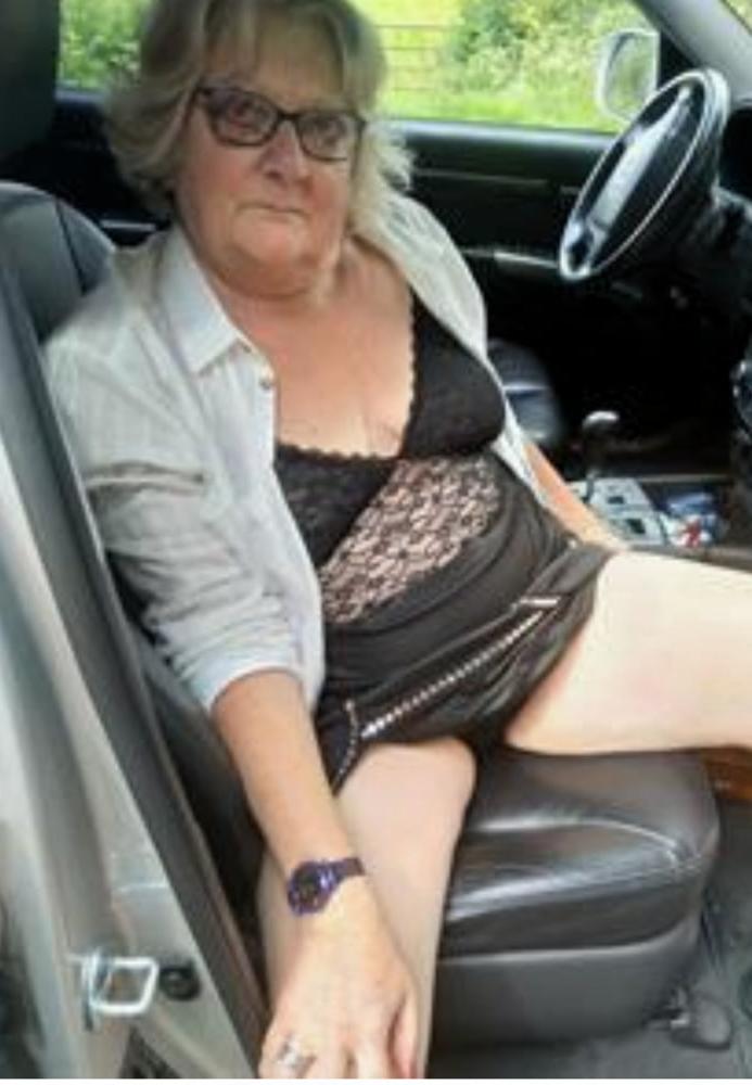 25P grannies in there underwear