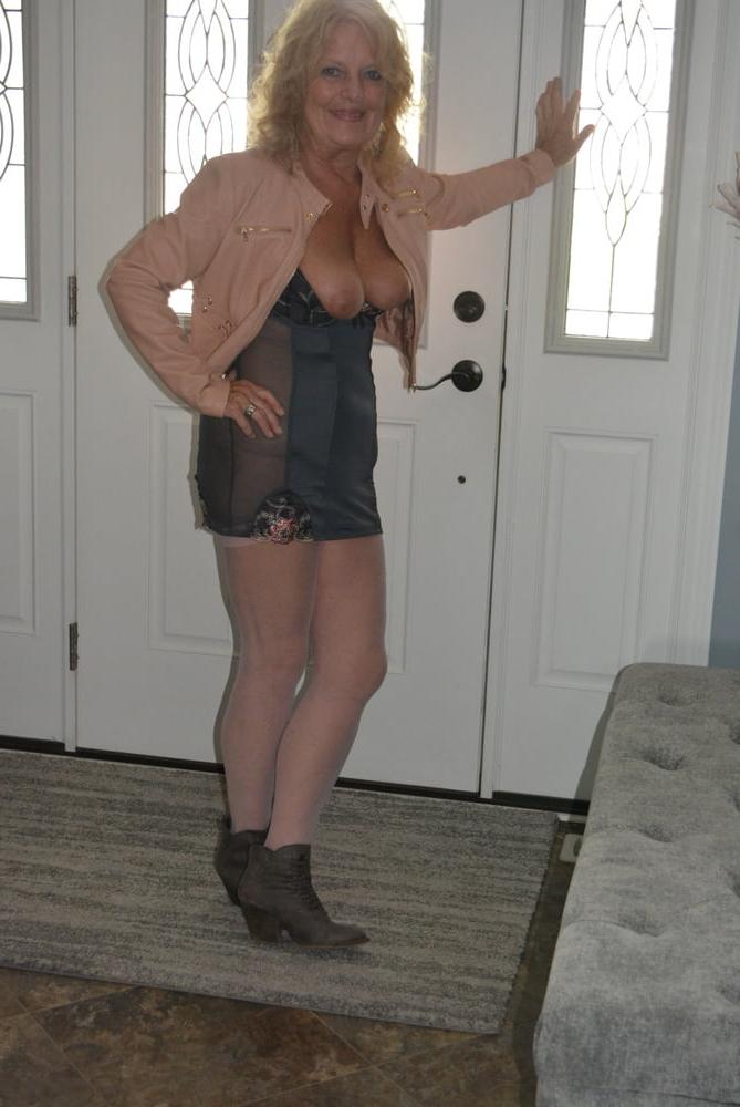 16P Grey Slip with Pastel Pink Embroidered Cups #4