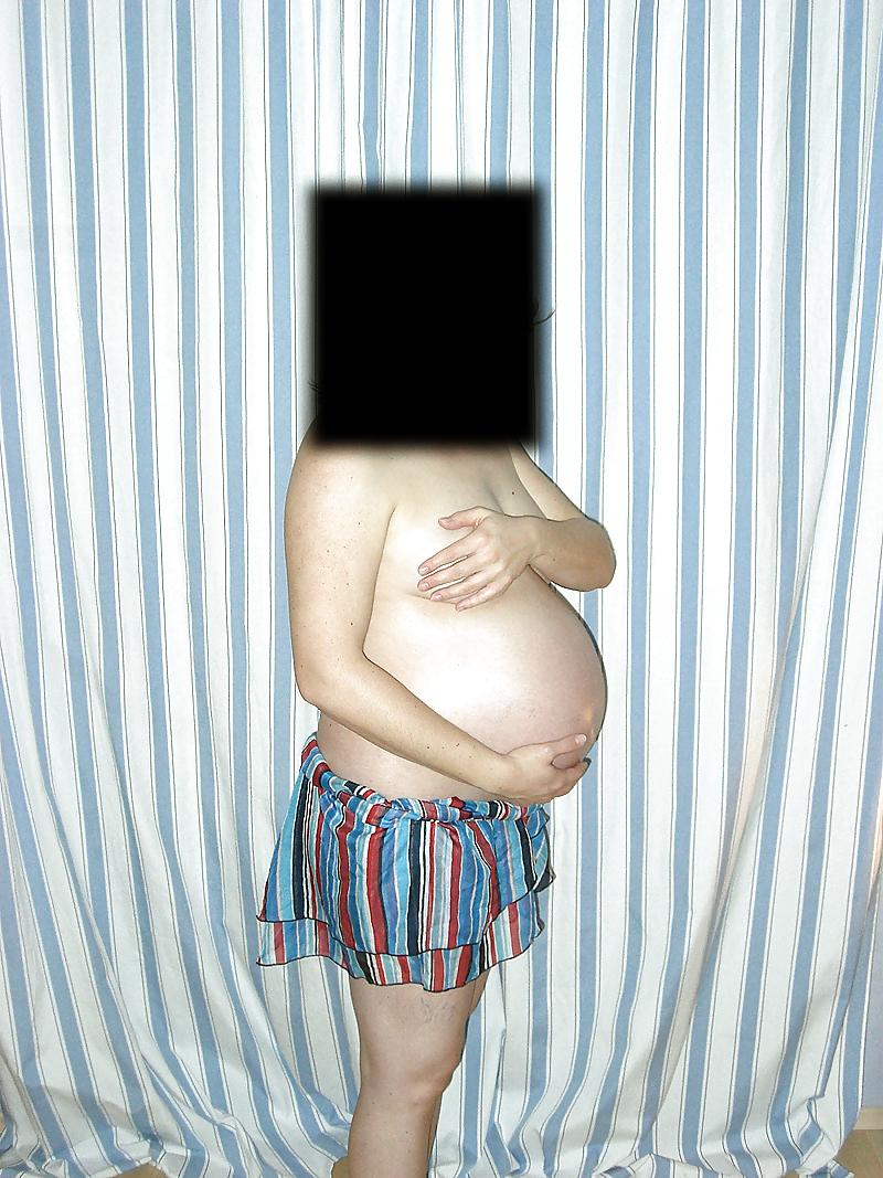 25P My pregnant neighbor bellys