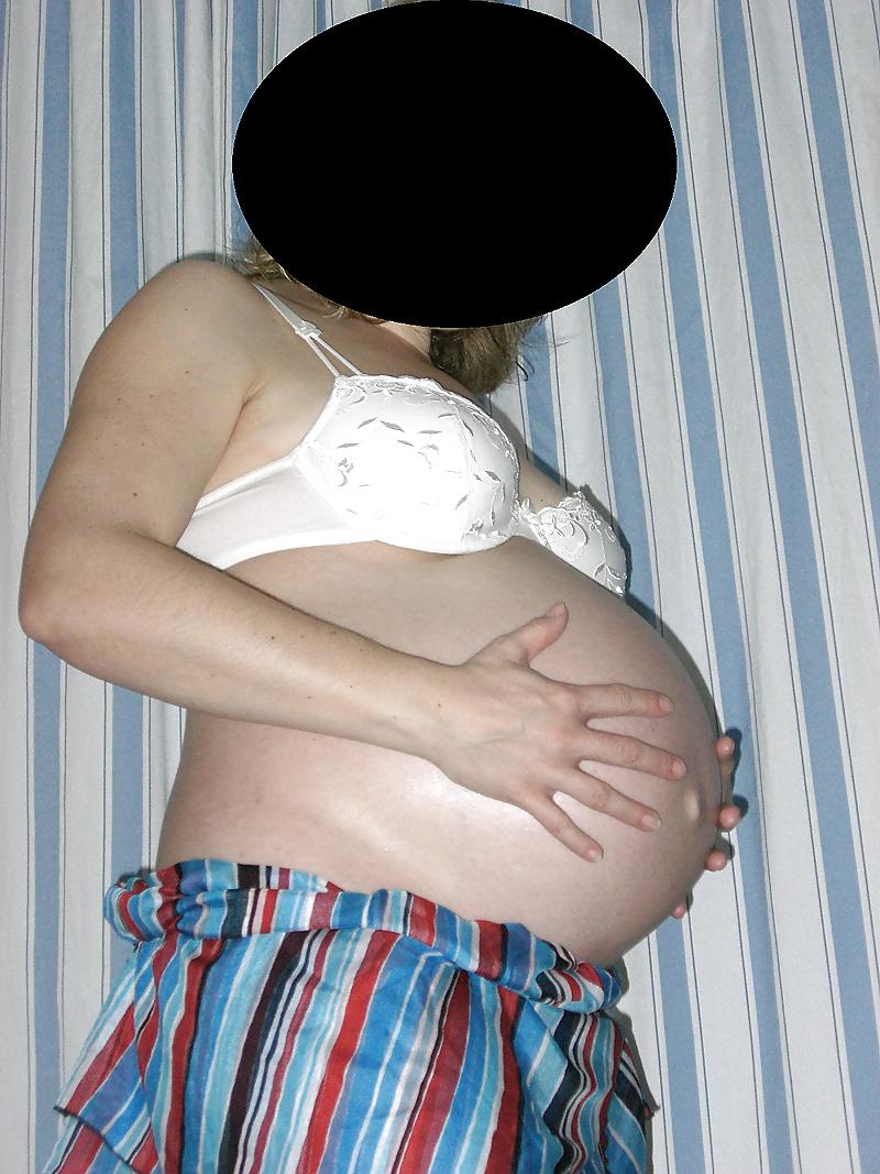 25P My pregnant neighbor bellys