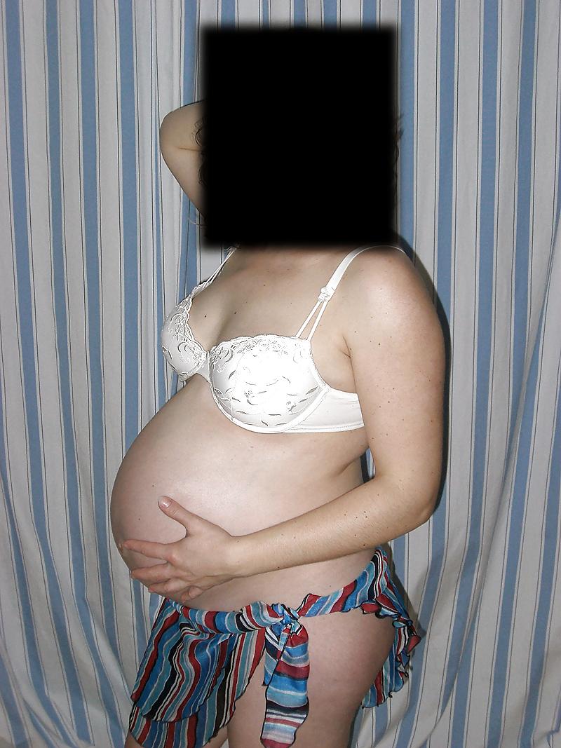 25P My pregnant neighbor bellys