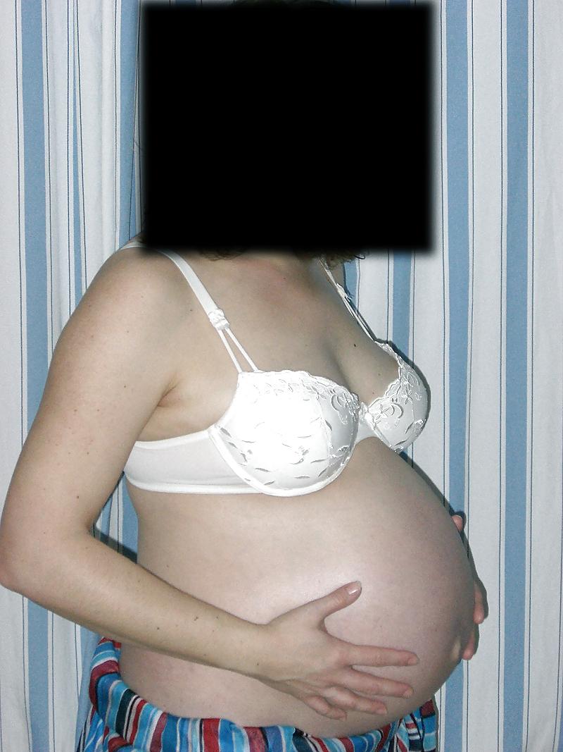 25P My pregnant neighbor bellys
