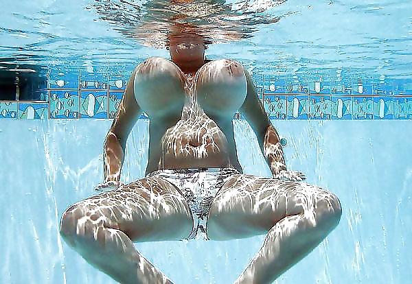 9P Underwater Titties