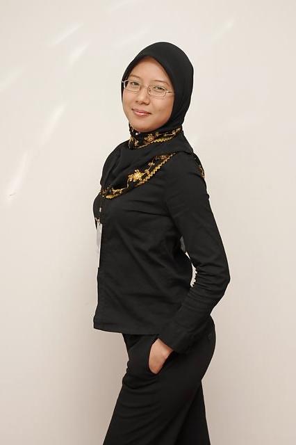 25P Hijab Asian Indo Girls II
