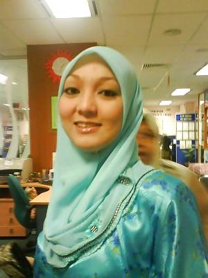 25P Hijab Asian Indo Girls II