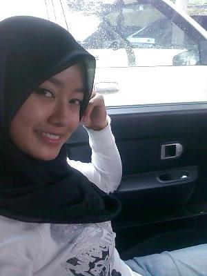 25P Hijab Asian Indo Girls II