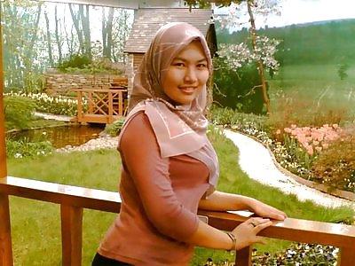 25P Hijab Asian Indo Girls II