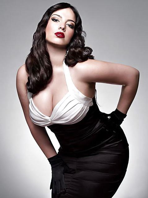 25P Voluptuous Burlesque, Pin-up and Retro Women 7