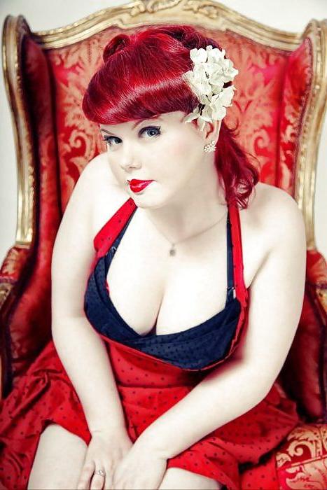 25P Voluptuous Burlesque, Pin-up and Retro Women 7