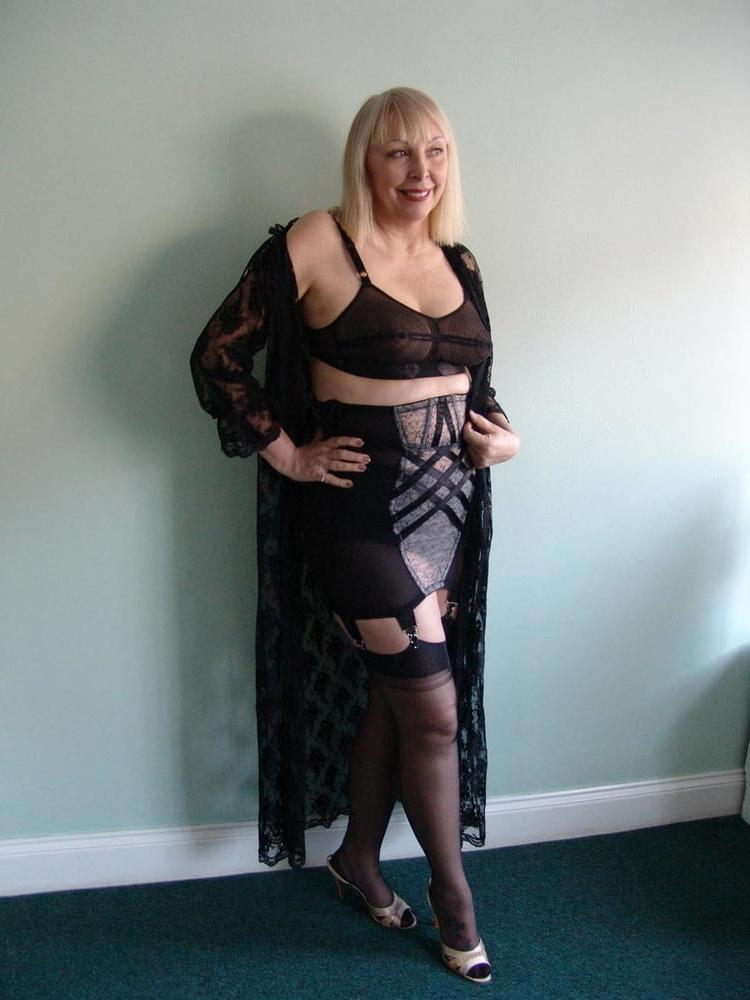 25P LADY LINGERIE 25