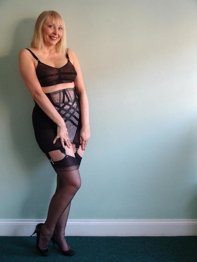 25P LADY LINGERIE 25