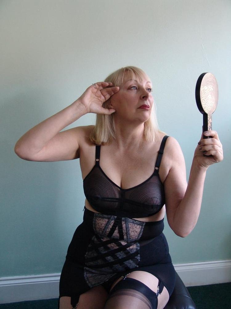 25P LADY LINGERIE 25