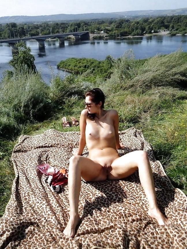 25P Naked in nature 27