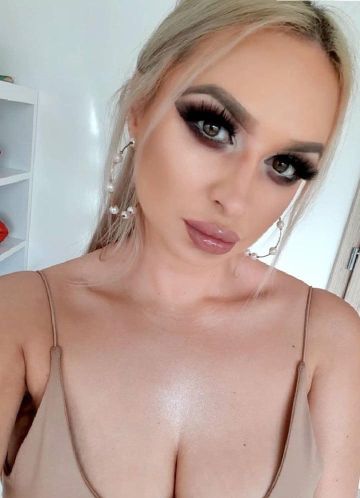 25P Makeup fetish 72