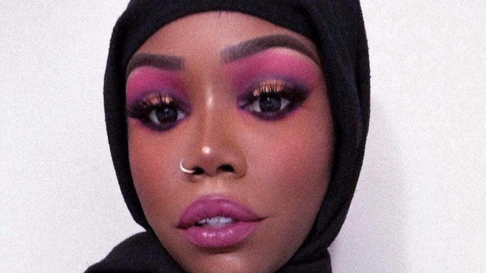 25P Makeup fetish 72