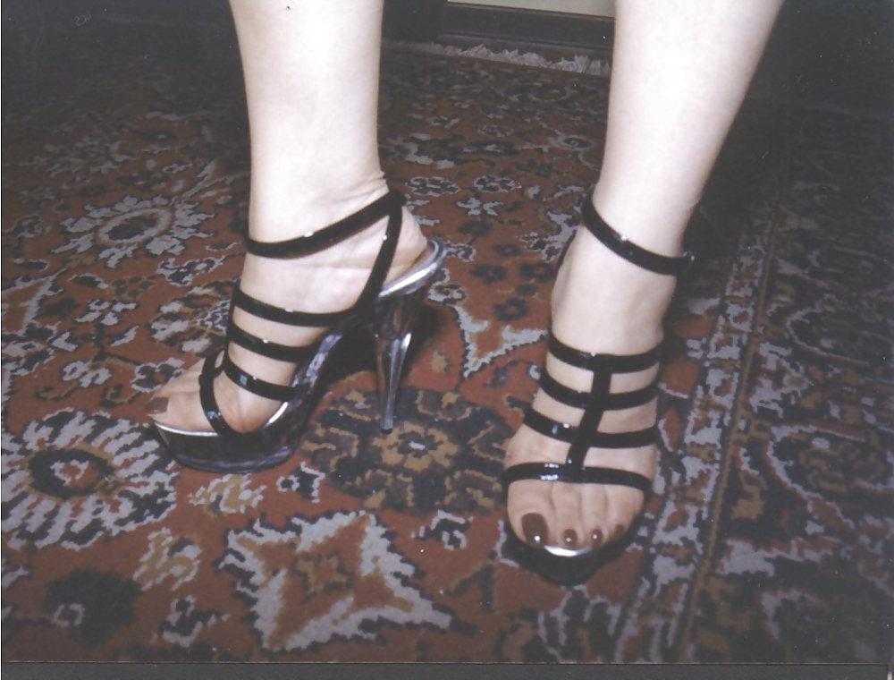 25P Devine Feet of your Mistress!!