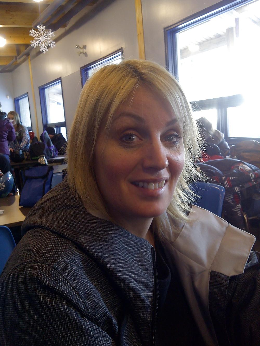 25P Gorgeous Blonde UK  MILF