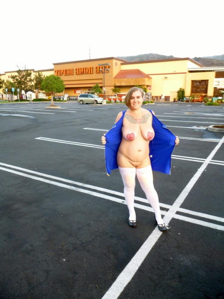 17P Flashing In Public