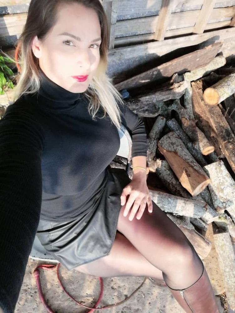 25P Femdom