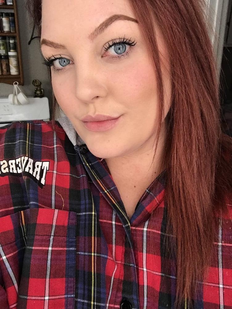 25P GORGEOUS Lips, Hips, Thighs, and Eyes - 1