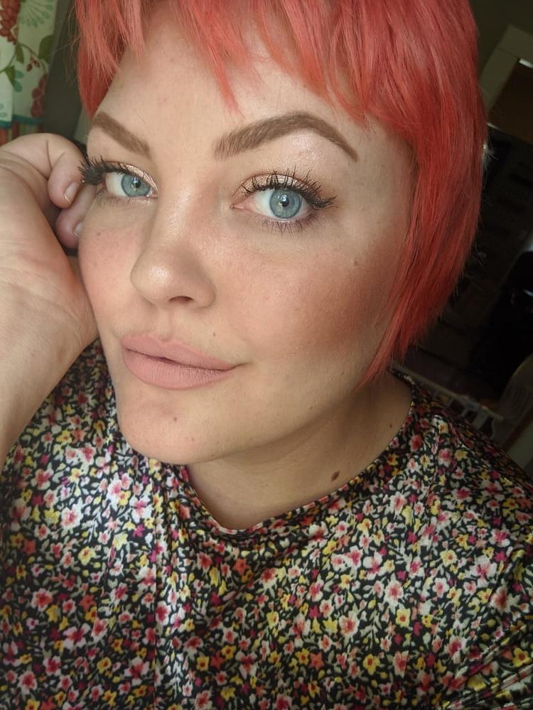 25P GORGEOUS Lips, Hips, Thighs, and Eyes - 1