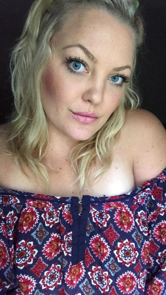 25P GORGEOUS Lips, Hips, Thighs, and Eyes - 1