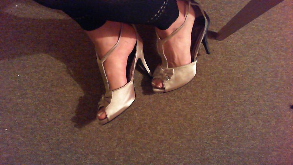 20P My feet in heels and pantyhose leggins