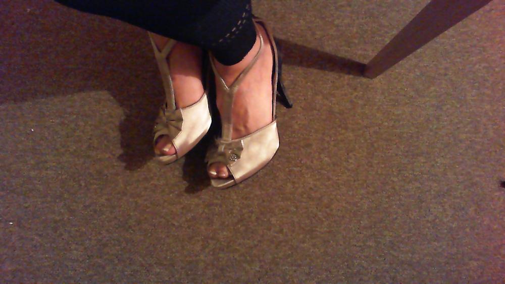 20P My feet in heels and pantyhose leggins