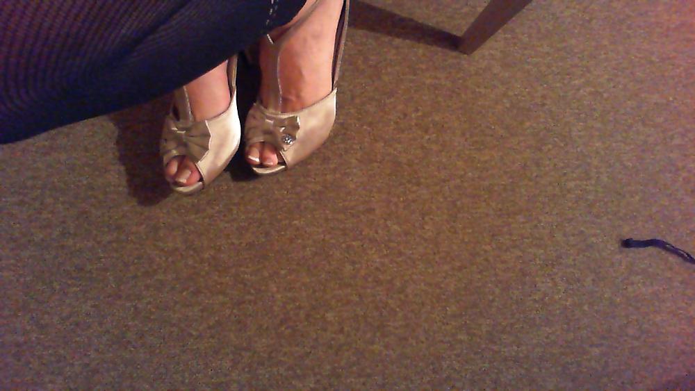 20P My feet in heels and pantyhose leggins