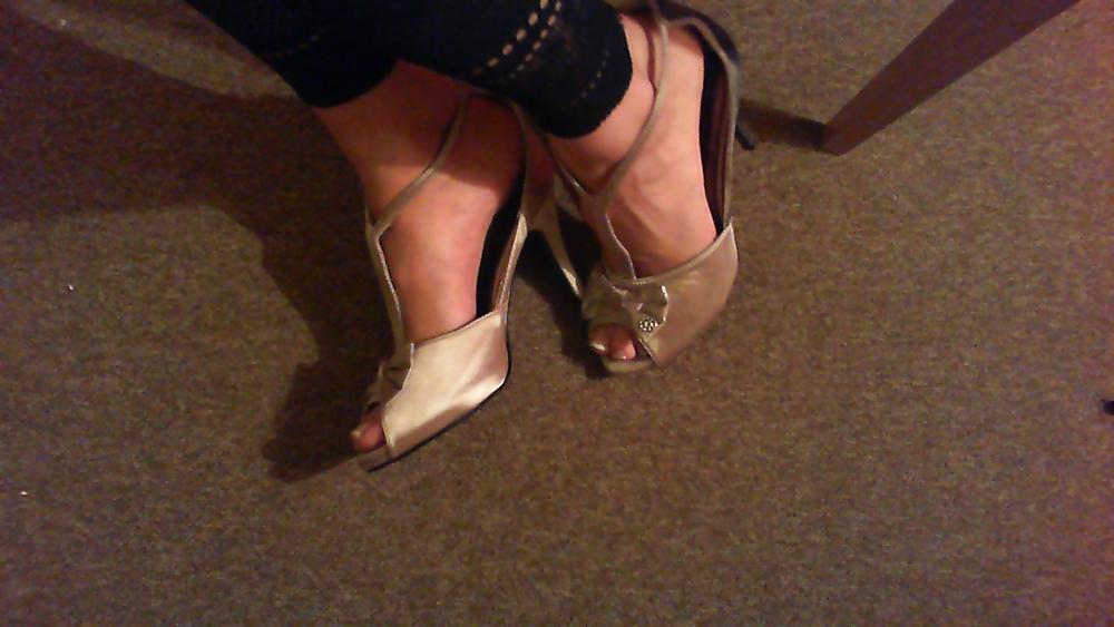 20P My feet in heels and pantyhose leggins