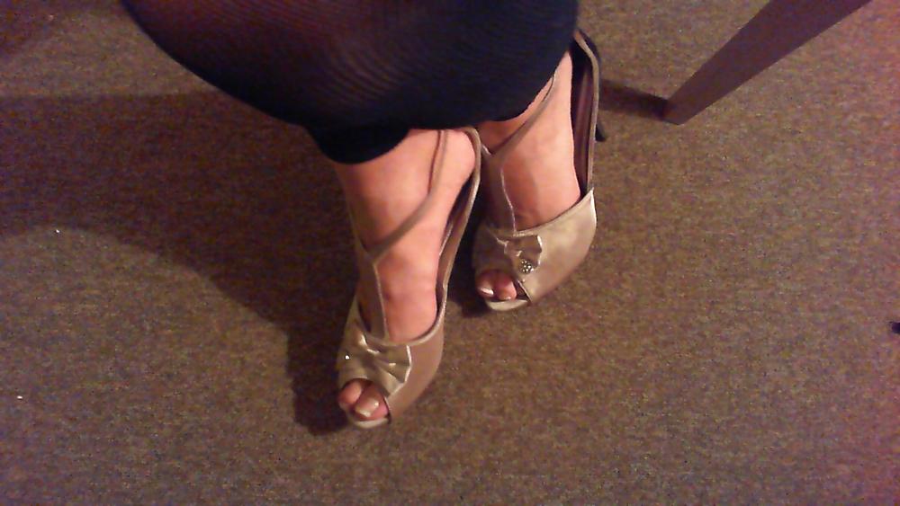 20P My feet in heels and pantyhose leggins